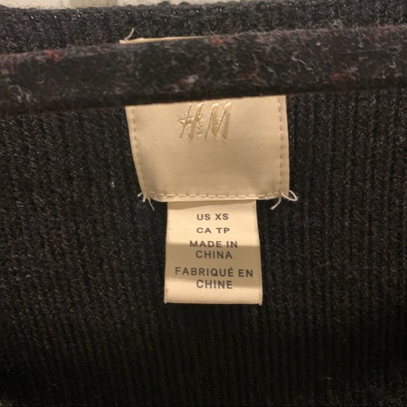 HM HEART SHAPE NECKLINE RIBBED KNIT SWEATER - Picture 4 of 6